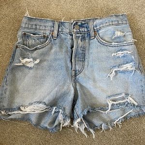 Levi’s wedgie high rise shorts size 27